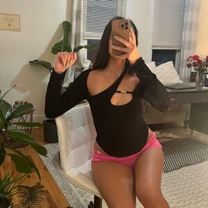 BLACK ASYMMETRICAL BODYSUIT